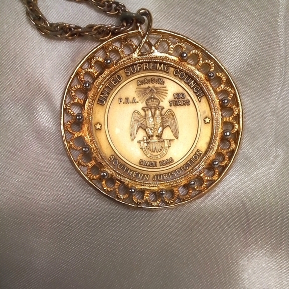 VINTAGE UNITED SUPREME COUNCILSOUTHERN JURISDICTION 100th ANNIVERSARY MEDALLION - Picture 1 of 3